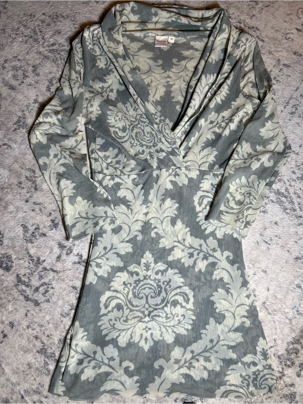 White and dusk blue damas print blouse